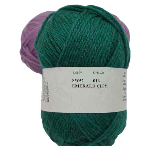 2 Skeins Lambs Pride Super Wash Yarn 100% Wool Emerald City & Mountain Lavender - Picture 7 of 9